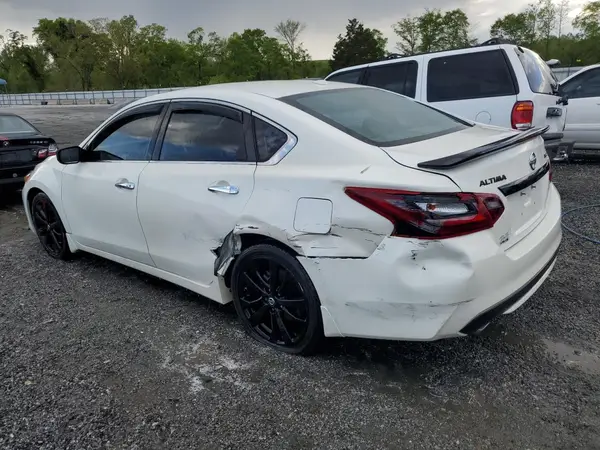 1N4AL3AP8JC250701 2018 NISSAN ALTIMA - Image 2