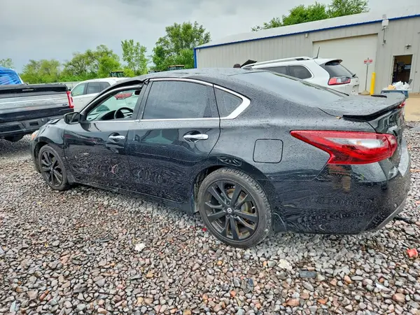 1N4AL3AP8JC251380 2018 NISSAN ALTIMA - Image 2