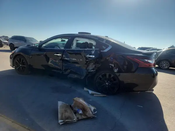 1N4AL3AP8JC254117 2018 NISSAN ALTIMA - Image 2