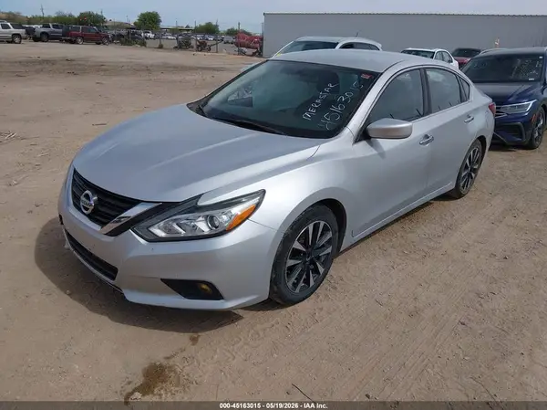 1N4AL3AP8JC258443 2018 NISSAN ALTIMA - Image 2