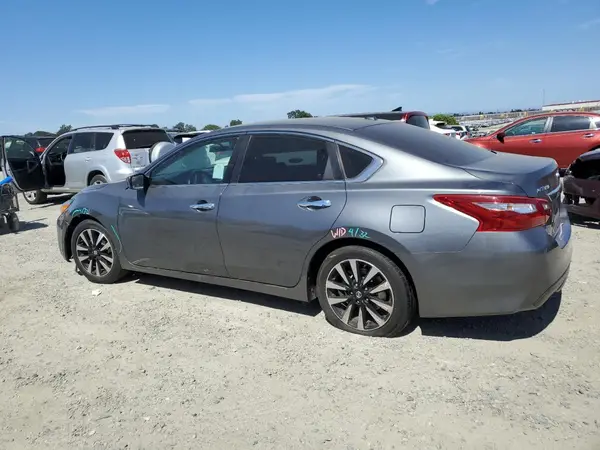1N4AL3AP8JC261973 2018 NISSAN ALTIMA - Image 2