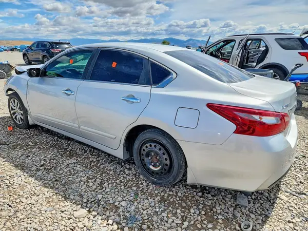 1N4AL3AP8JC262413 2018 NISSAN ALTIMA - Image 2