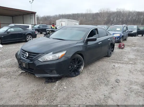 1N4AL3AP8JC263576 2018 NISSAN ALTIMA - Image 2