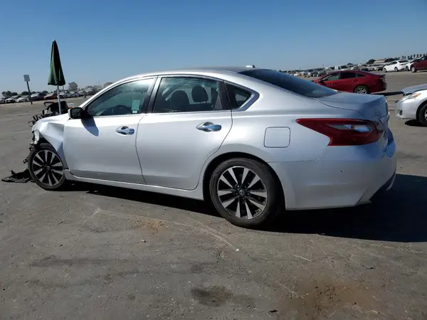 1N4AL3AP8JC264436 2018 NISSAN ALTIMA - Image 2