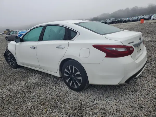 1N4AL3AP8JC266154 2018 NISSAN ALTIMA - Image 2