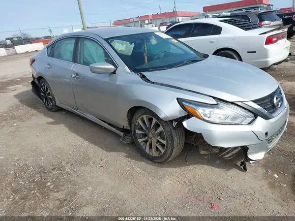 1N4AL3AP8JC266431 2018 NISSAN ALTIMA - Image 1