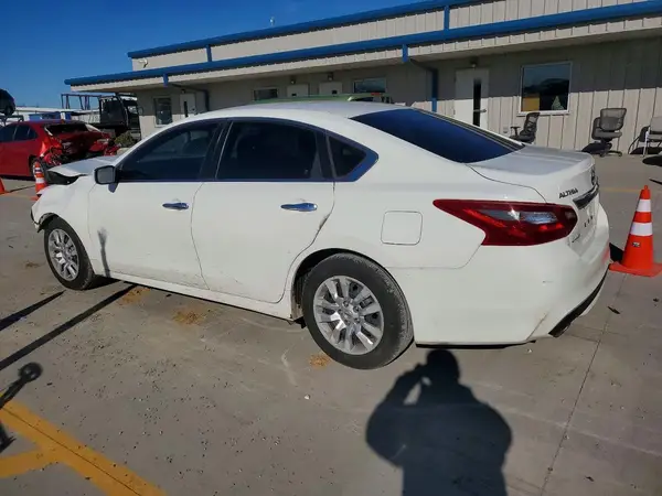 1N4AL3AP8JC266462 2018 NISSAN ALTIMA - Image 2