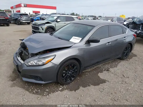 1N4AL3AP8JC266736 2018 NISSAN ALTIMA - Image 2
