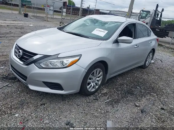 1N4AL3AP8JC268129 2018 NISSAN ALTIMA - Image 2