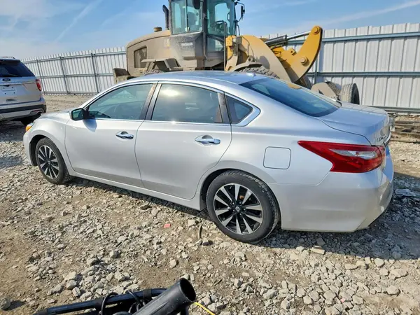 1N4AL3AP8JC268163 2018 NISSAN ALTIMA - Image 2
