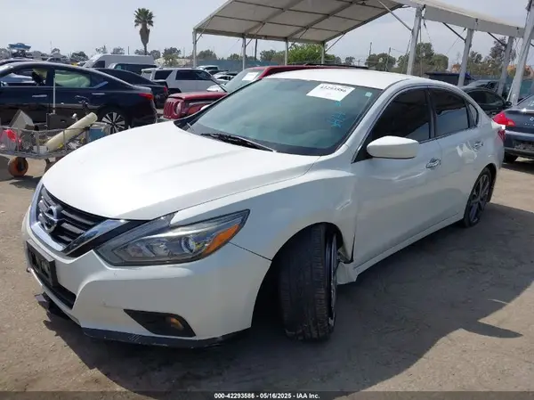 1N4AL3AP8JC269331 2018 NISSAN ALTIMA - Image 2