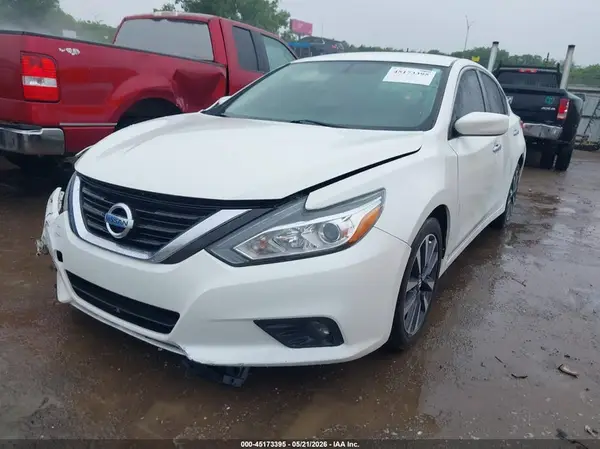 1N4AL3AP8JC271404 2018 NISSAN ALTIMA - Image 2