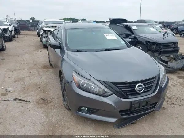 1N4AL3AP8JC272293 2018 NISSAN ALTIMA - Image 1