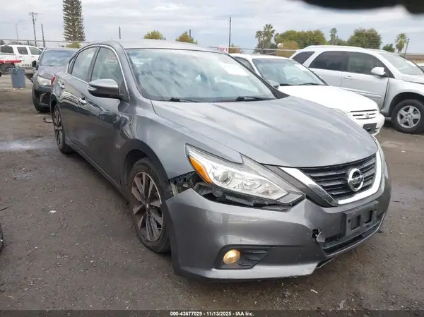 1N4AL3AP8JC274447 2018 NISSAN ALTIMA - Image 1