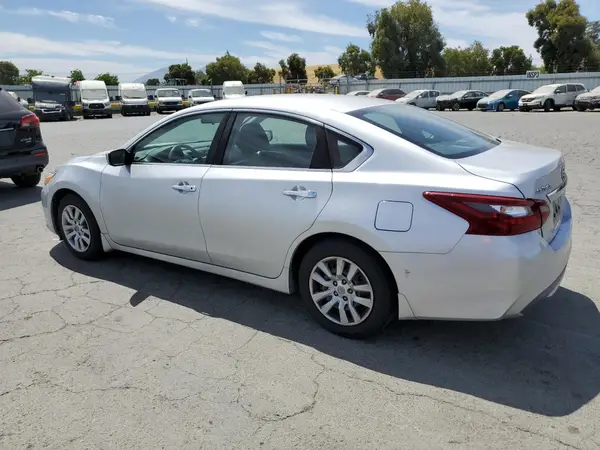 1N4AL3AP8JC275131 2018 NISSAN ALTIMA - Image 2