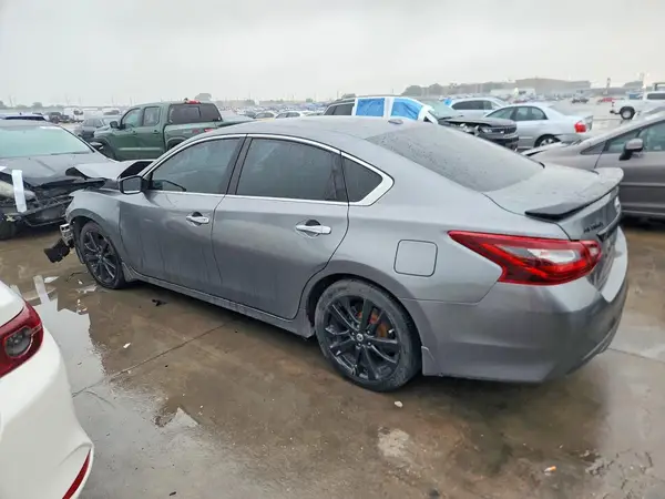 1N4AL3AP8JC275940 2018 NISSAN ALTIMA - Image 2