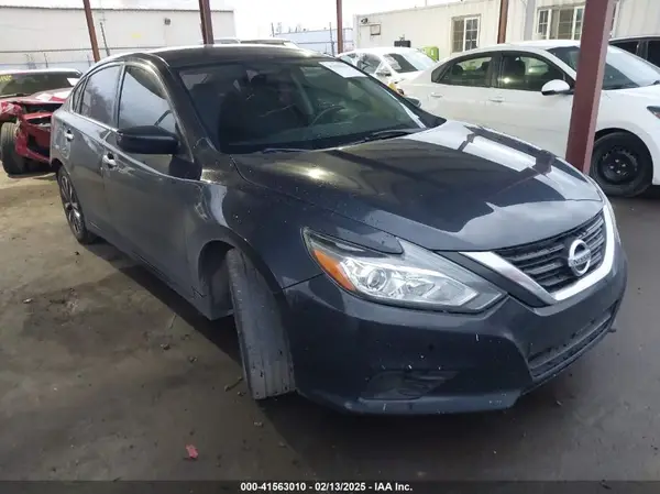 1N4AL3AP8JC275968 2018 NISSAN ALTIMA - Image 1