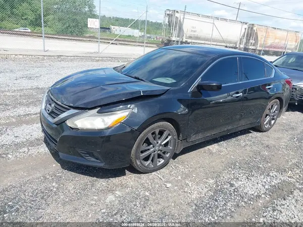1N4AL3AP8JC277719 2018 NISSAN ALTIMA - Image 2