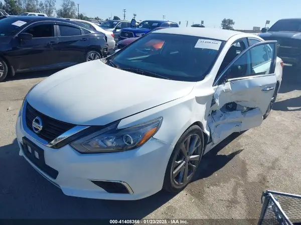 1N4AL3AP8JC278675 2018 NISSAN ALTIMA - Image 2