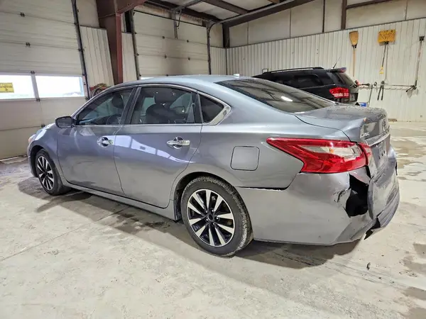 1N4AL3AP8JC279468 2018 NISSAN ALTIMA - Image 2