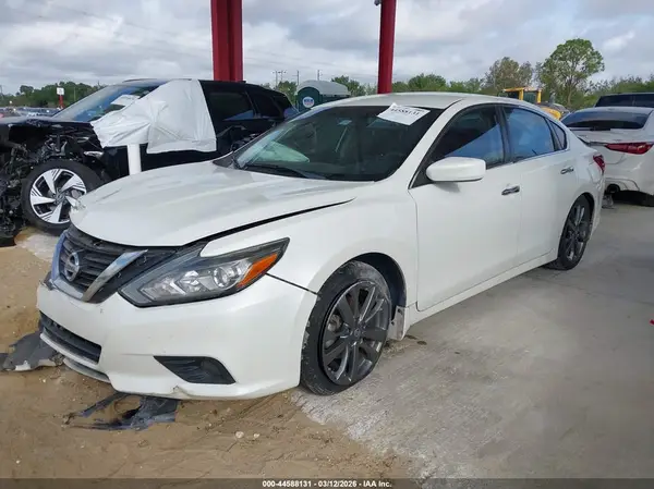 1N4AL3AP8JC282970 2018 NISSAN ALTIMA - Image 2