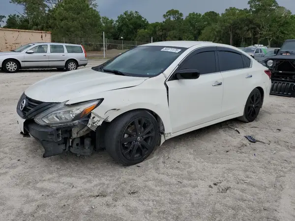 1N4AL3AP8JC283665 2018 NISSAN ALTIMA - Image 1