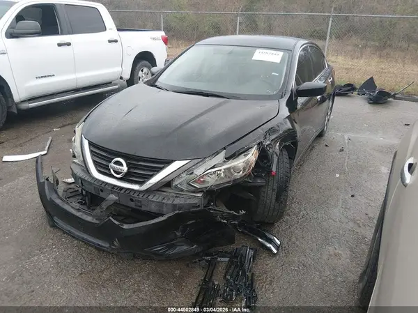 1N4AL3AP8JC289501 2018 NISSAN ALTIMA - Image 2