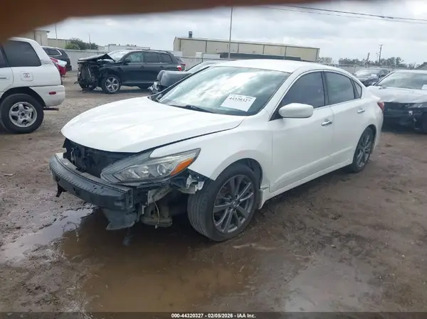 1N4AL3AP8JC292205 2018 NISSAN ALTIMA - Image 2
