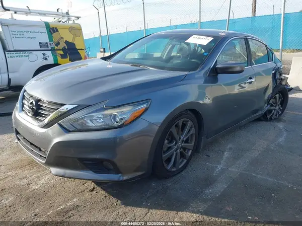 1N4AL3AP8JC293161 2018 NISSAN ALTIMA - Image 2