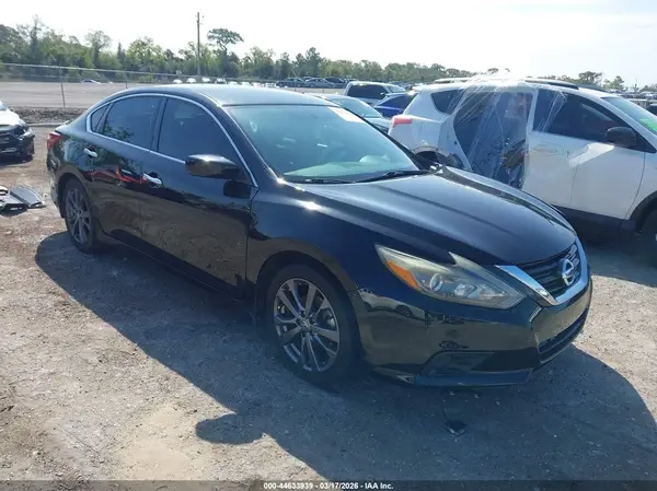 1N4AL3AP8JC295900 2018 NISSAN ALTIMA - Image 1