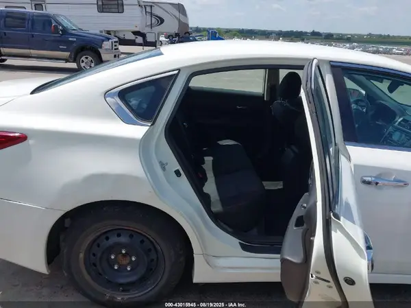 1N4AL3AP8JC296447 2018 NISSAN ALTIMA - Image 8