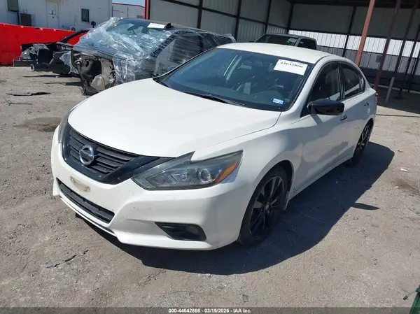 1N4AL3AP8JC298246 2018 NISSAN ALTIMA - Image 2