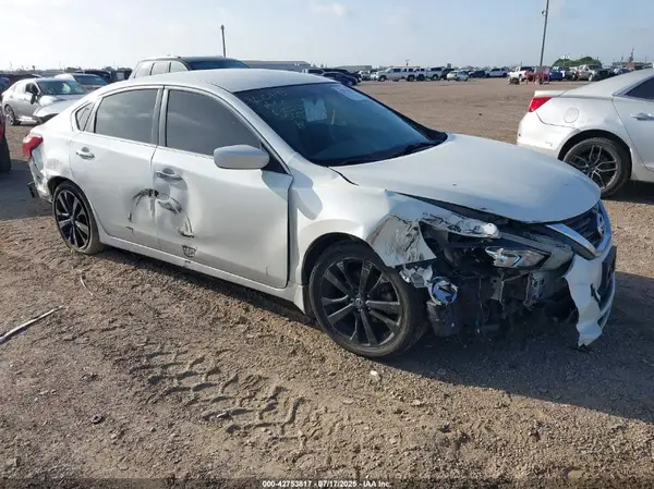 1N4AL3AP8JC472686 2018 NISSAN ALTIMA - Image 1