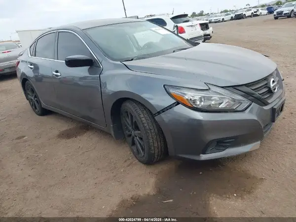 1N4AL3AP8JC476642 2018 NISSAN ALTIMA - Image 1