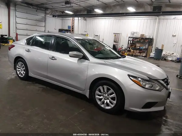 1N4AL3AP8JC476723 2018 NISSAN ALTIMA - Image 1