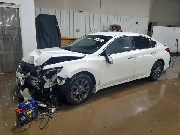 1N4AL3AP8JC477385 2018 NISSAN ALTIMA - Image 1