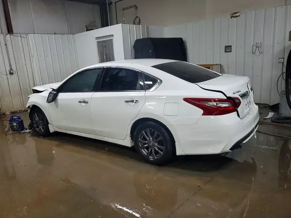 1N4AL3AP8JC477385 2018 NISSAN ALTIMA - Image 2