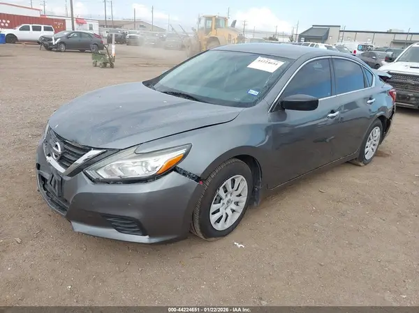 1N4AL3AP8JC479024 2018 NISSAN ALTIMA - Image 2