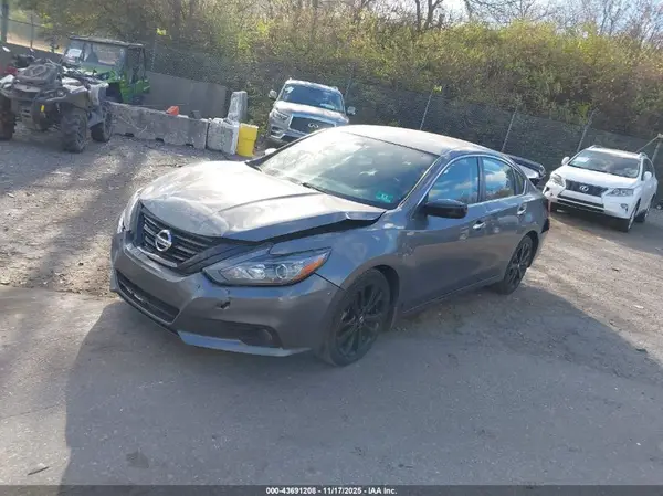 1N4AL3AP8JC479105 2018 NISSAN ALTIMA - Image 2
