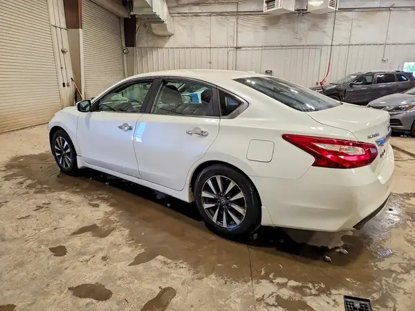 1N4AL3AP9GC130821 2016 NISSAN ALTIMA - Image 2