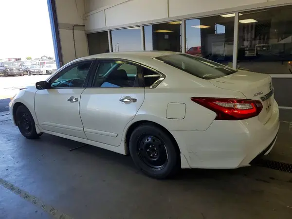 1N4AL3AP9GC136764 2016 NISSAN ALTIMA - Image 2