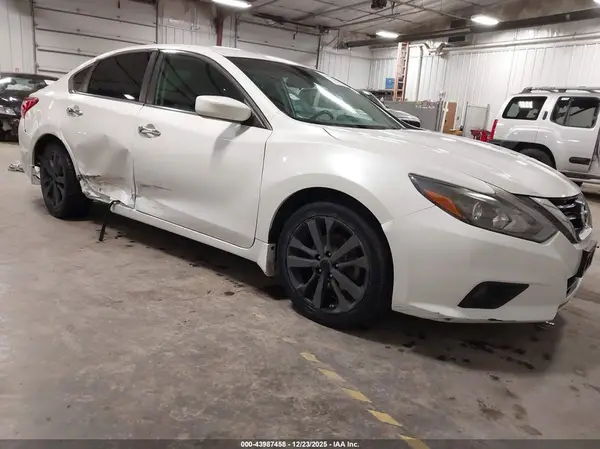 1N4AL3AP9GC138367 2016 NISSAN ALTIMA - Image 1