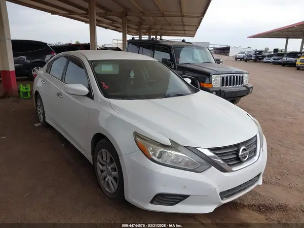 1N4AL3AP9GC175175 2016 NISSAN ALTIMA - Image 1