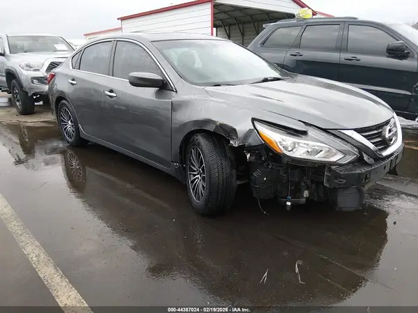 1N4AL3AP9GC176388 2016 NISSAN ALTIMA - Image 1