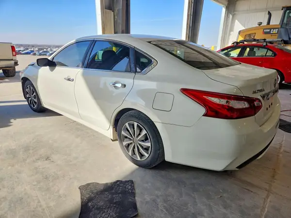 1N4AL3AP9GC201600 2016 NISSAN ALTIMA - Image 2