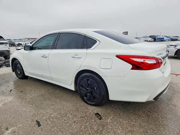 1N4AL3AP9GC224679 2016 NISSAN ALTIMA - Image 2