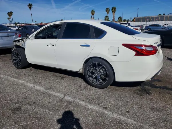 1N4AL3AP9GC256810 2016 NISSAN ALTIMA - Image 2