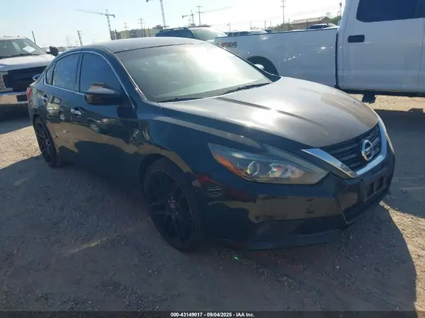 1N4AL3AP9GC261439 2016 NISSAN ALTIMA - Image 1