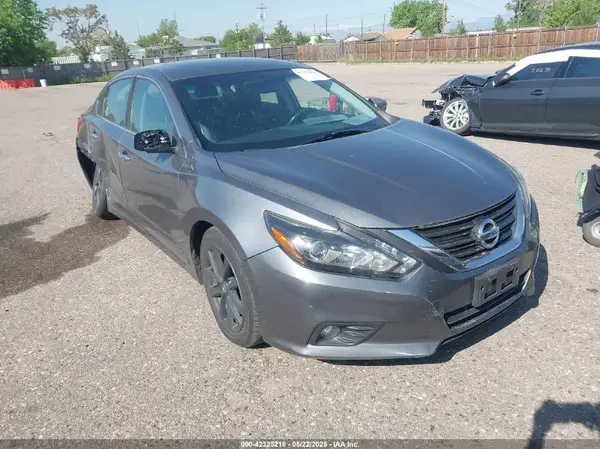 1N4AL3AP9GC286437 2016 NISSAN ALTIMA - Image 1