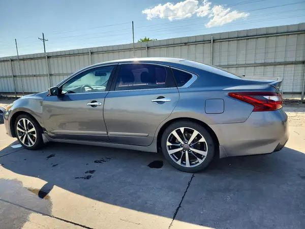 1N4AL3AP9HC121313 2017 NISSAN ALTIMA - Image 2